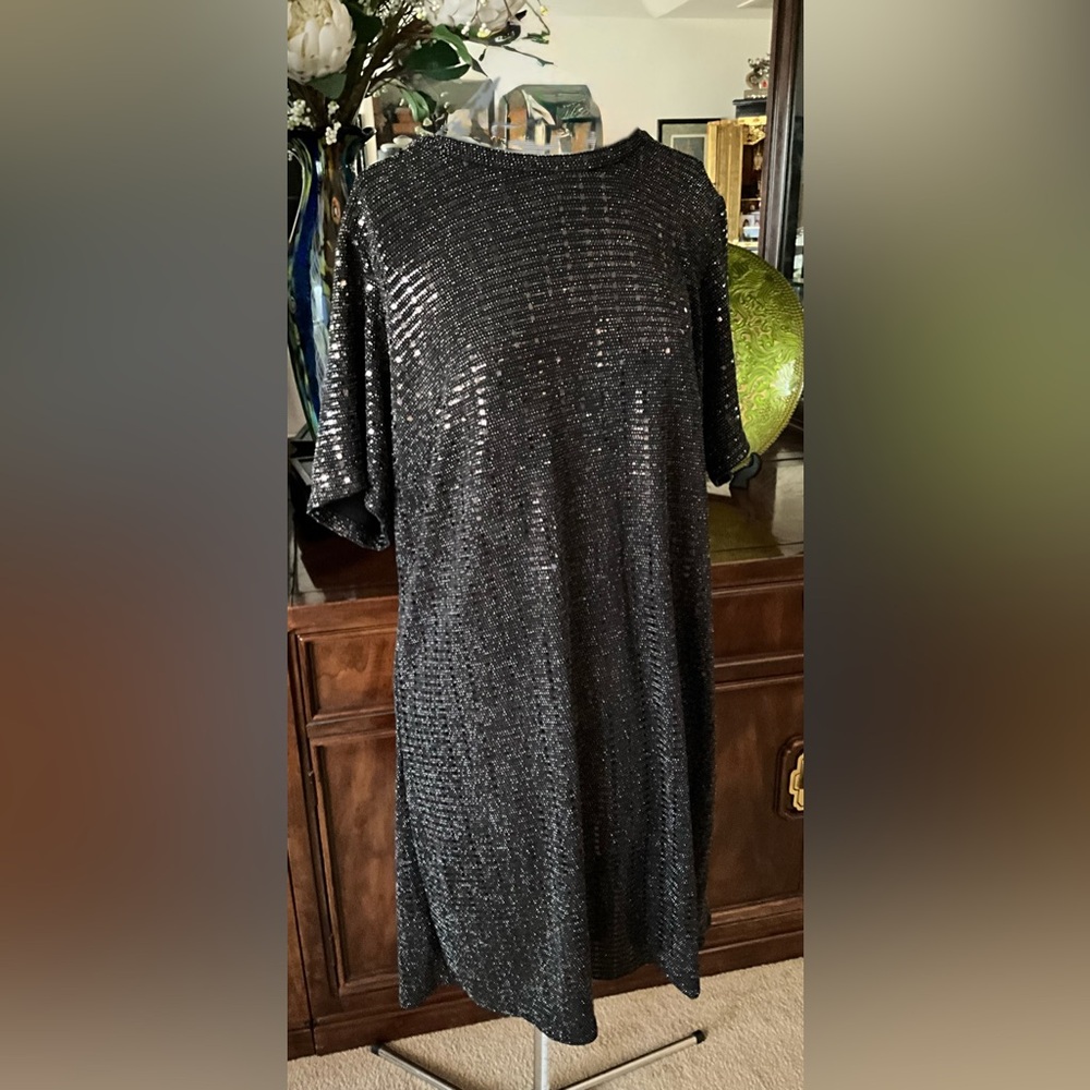 Classic Black Short-Sleeve Shift Dress